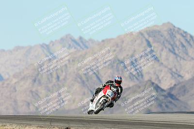 media/Dec-01-2025-Moto Forza (Mon) [[2daa91e15f]]/3-Beginner Group/Session 4 Turn 9/